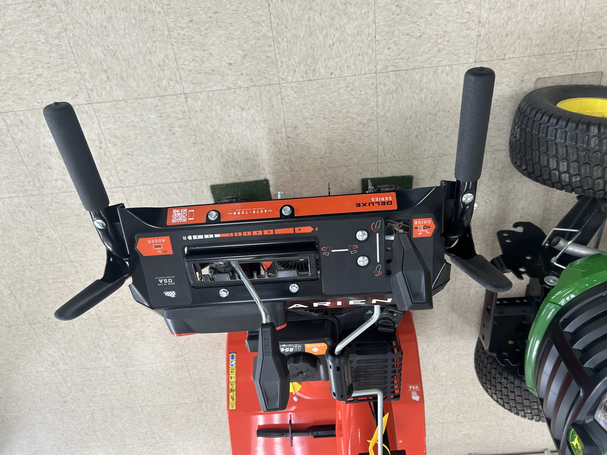 2025 Ariens 28 IN Deluxe Image 5