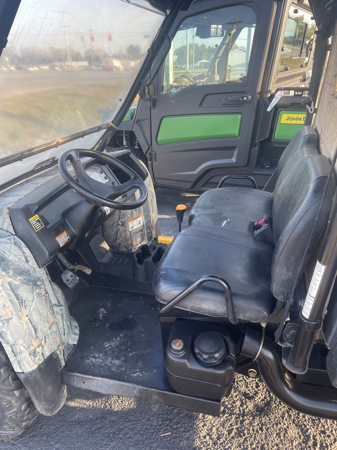 2011 John Deere XUV 825I CAMO Image 5