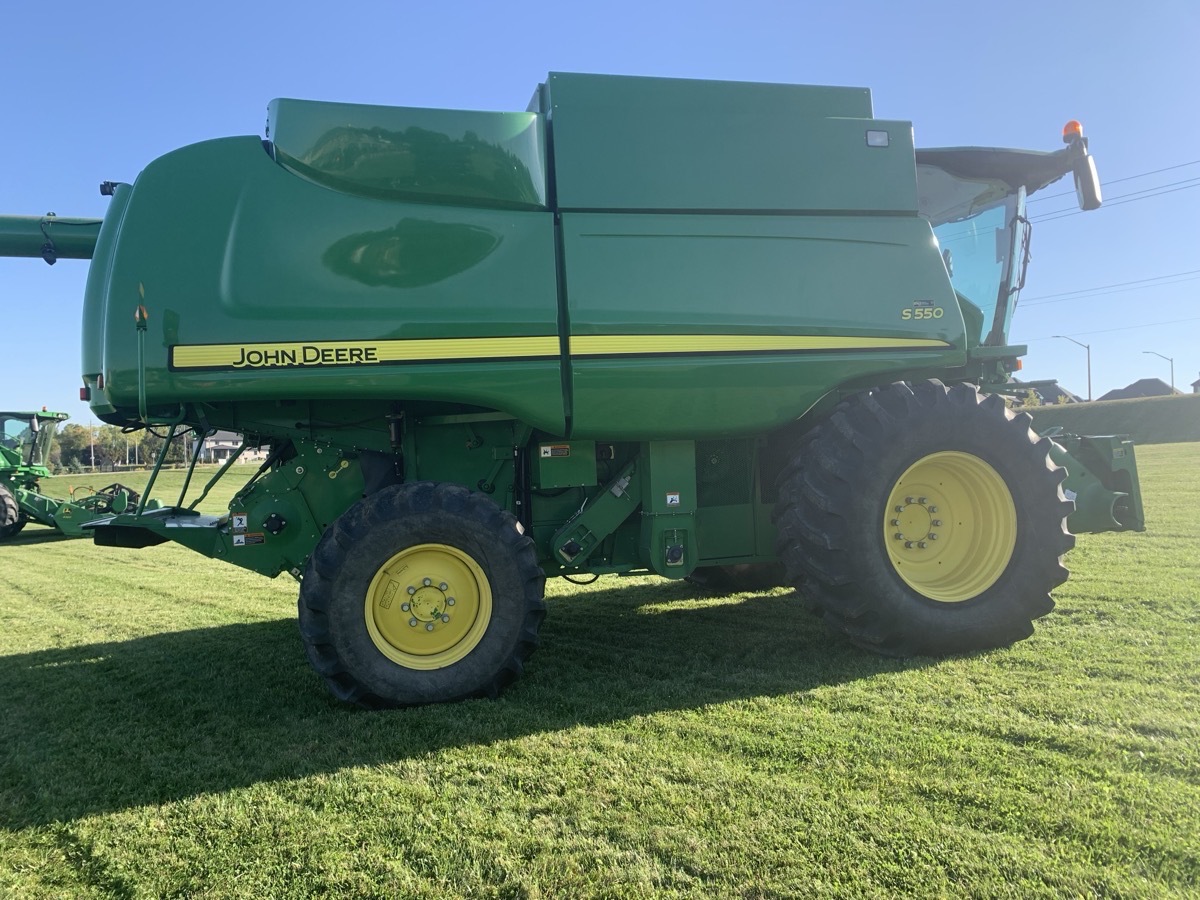 2013 John Deere S550 Image 2
