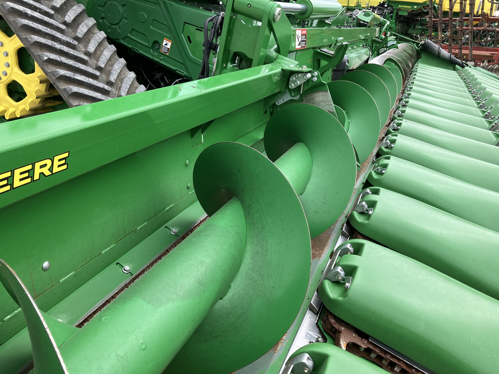 2024 John Deere C18F Image 6