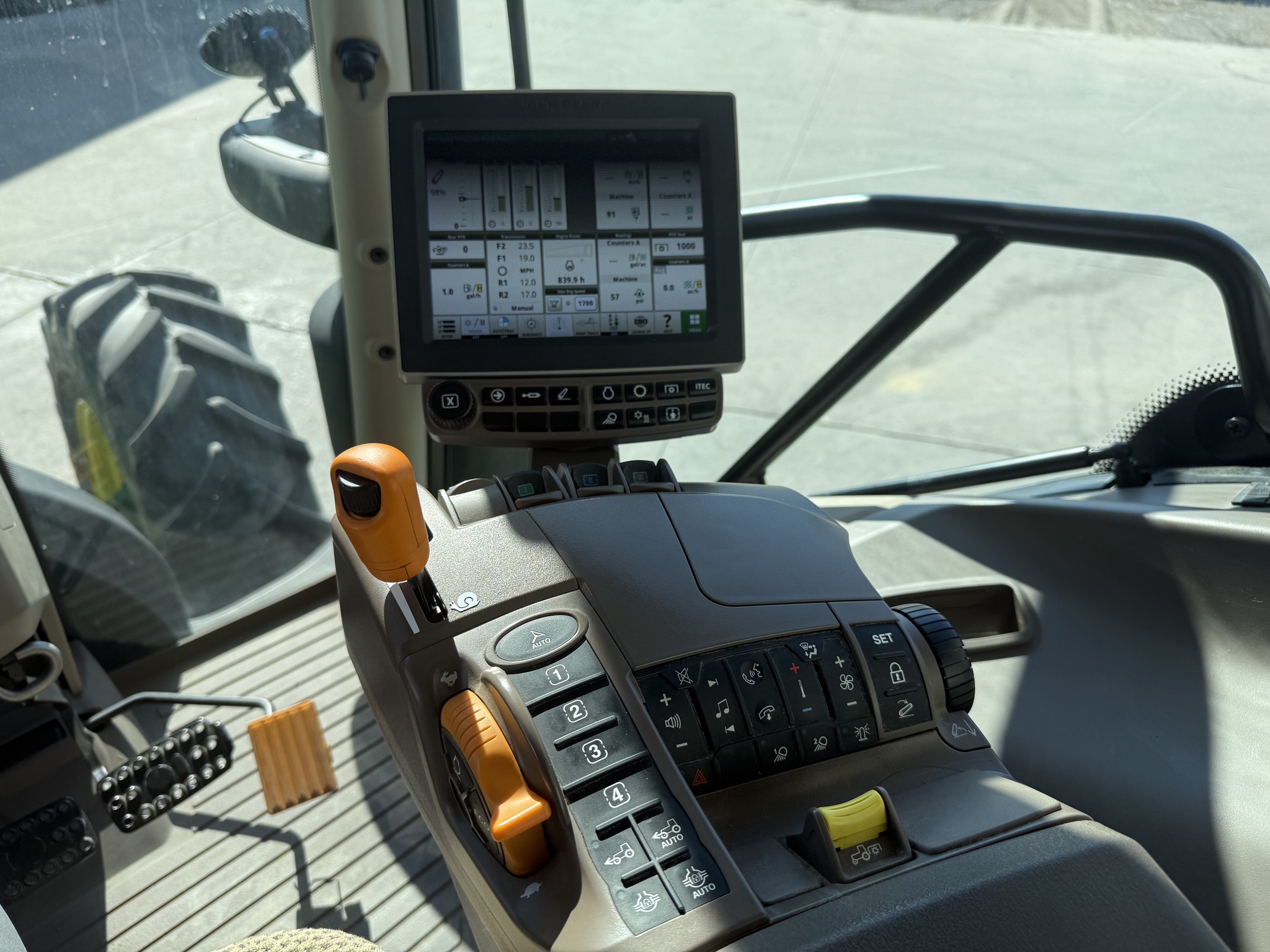 2023 John Deere 6R 155 Image 17