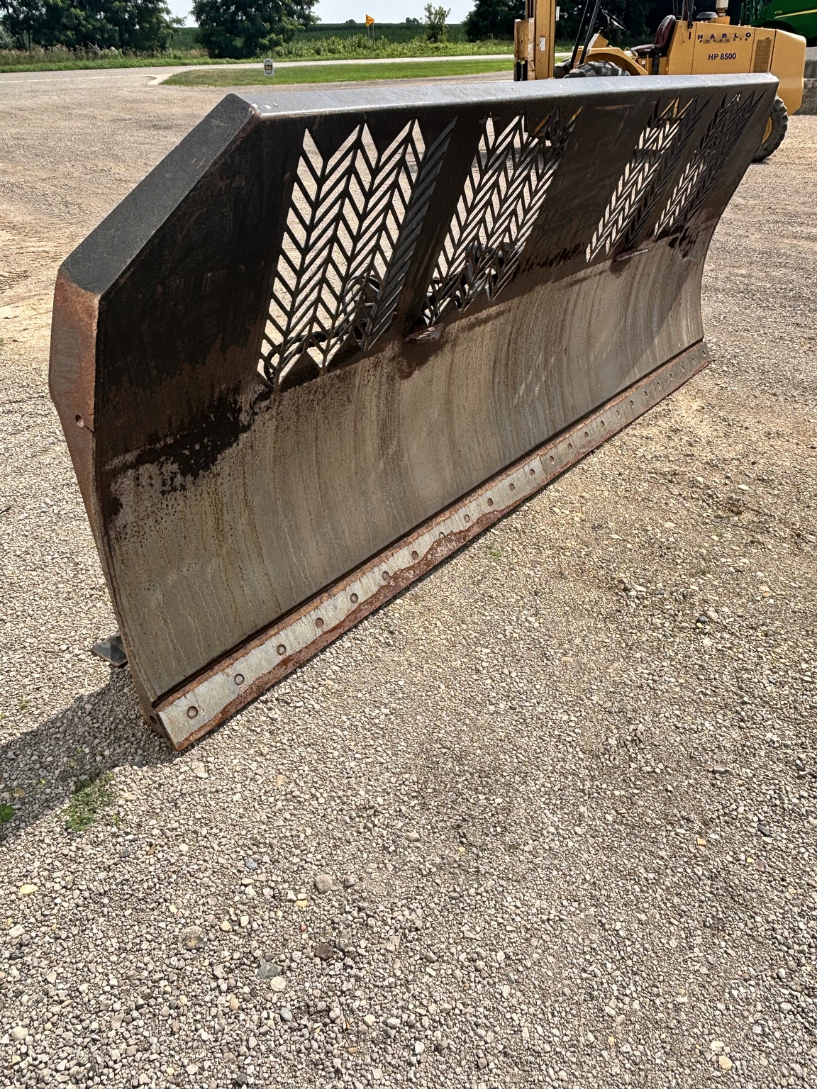 2013 Grouser AG 220 Image 13