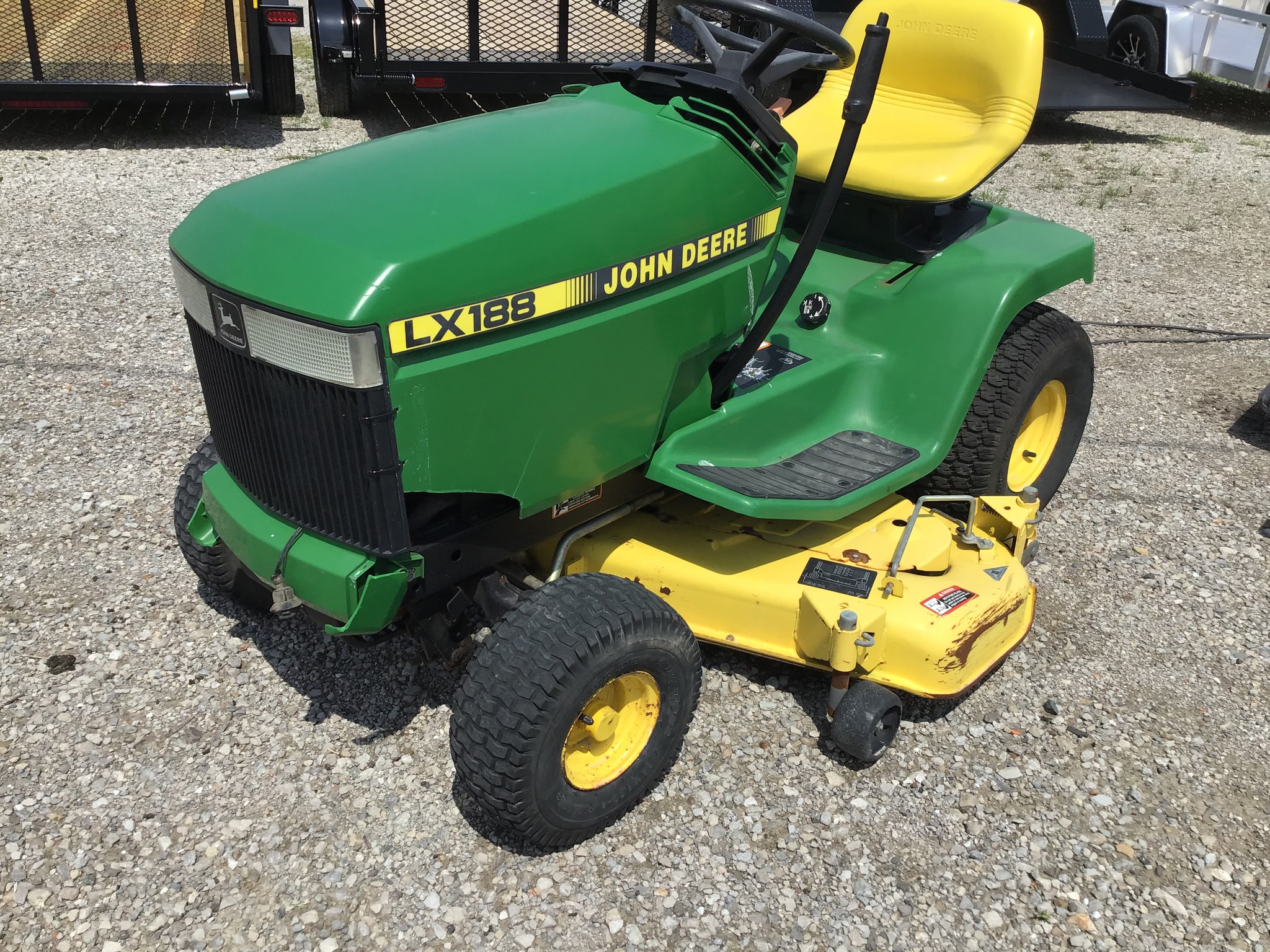 1995 John Deere LX188 Image 4