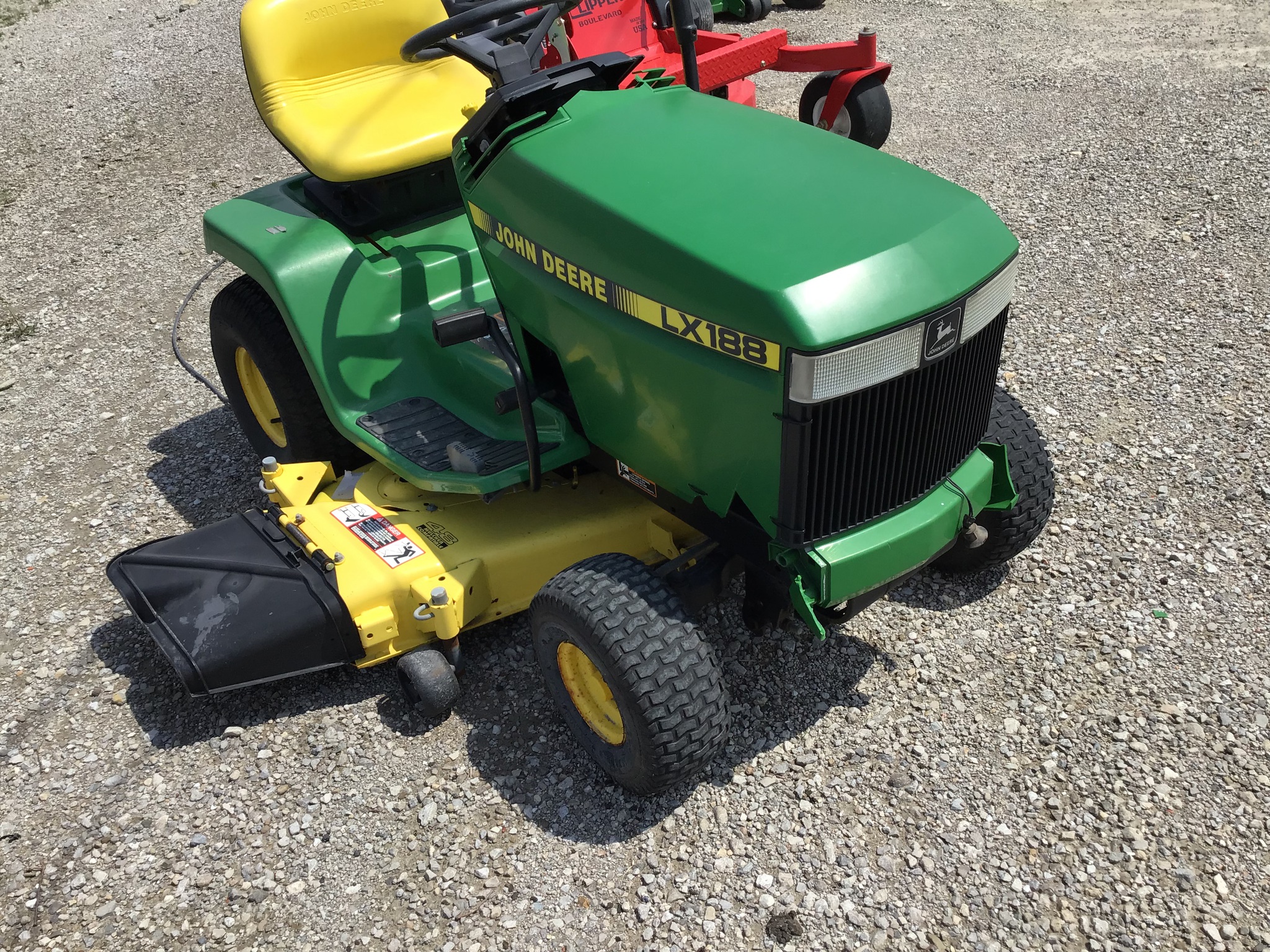 1995 John Deere LX188 Image 3