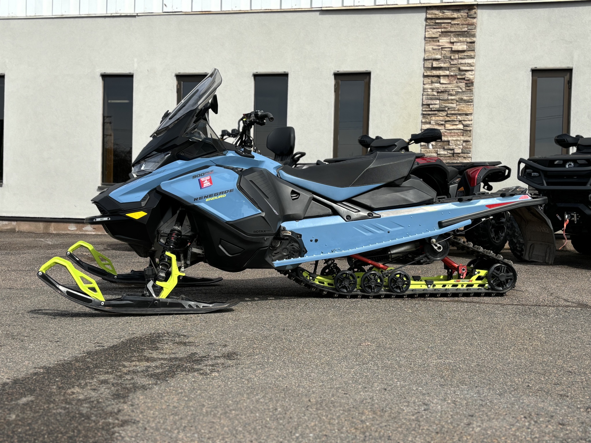 2022 Ski Doo Renegade Enduro Image 2