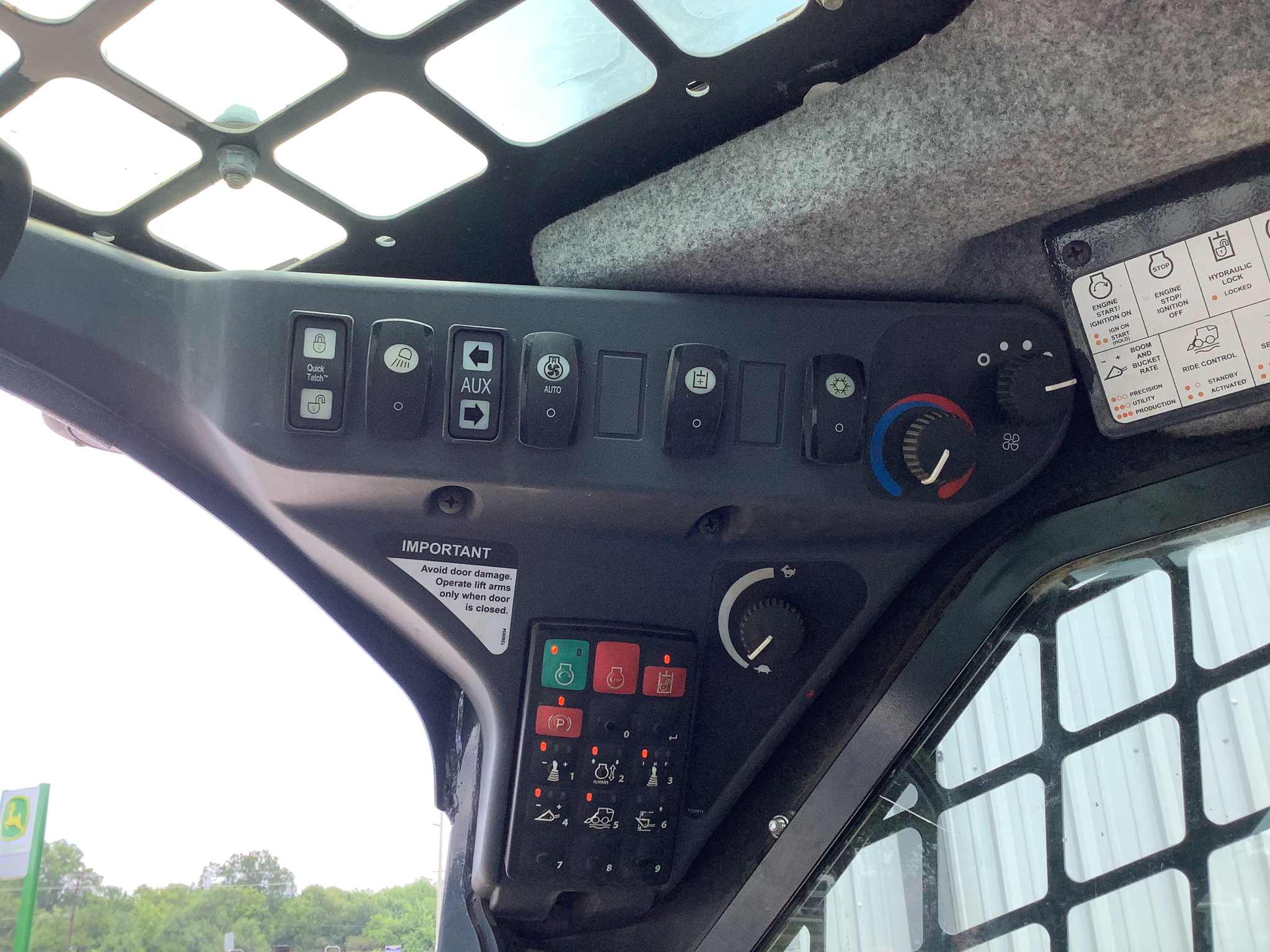 2021 John Deere 333G Image 14