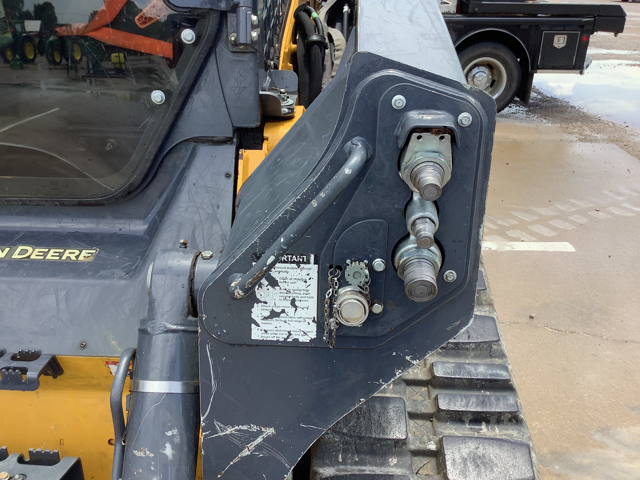 2021 John Deere 333G Image 24