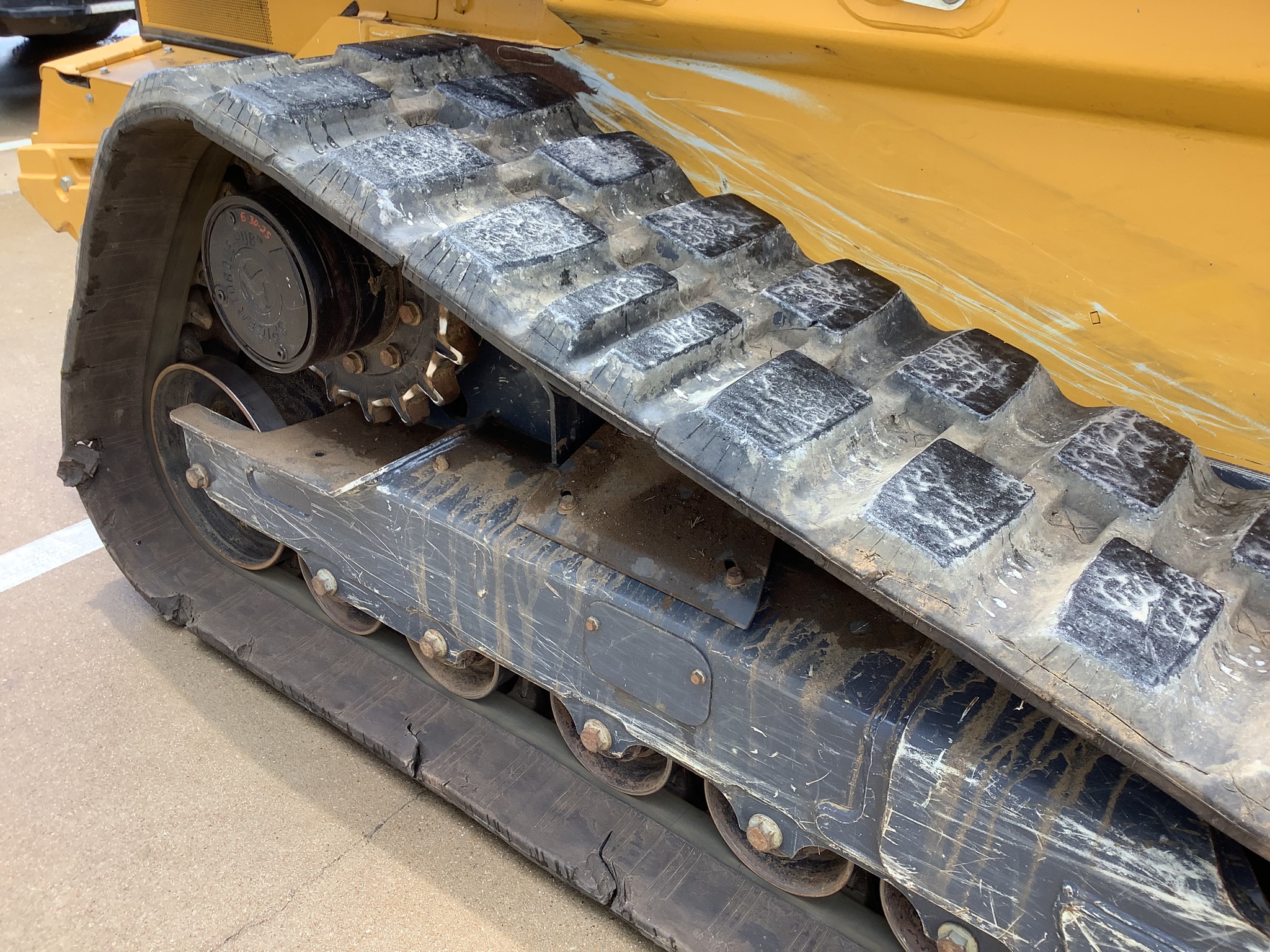 2021 John Deere 333G Image 26