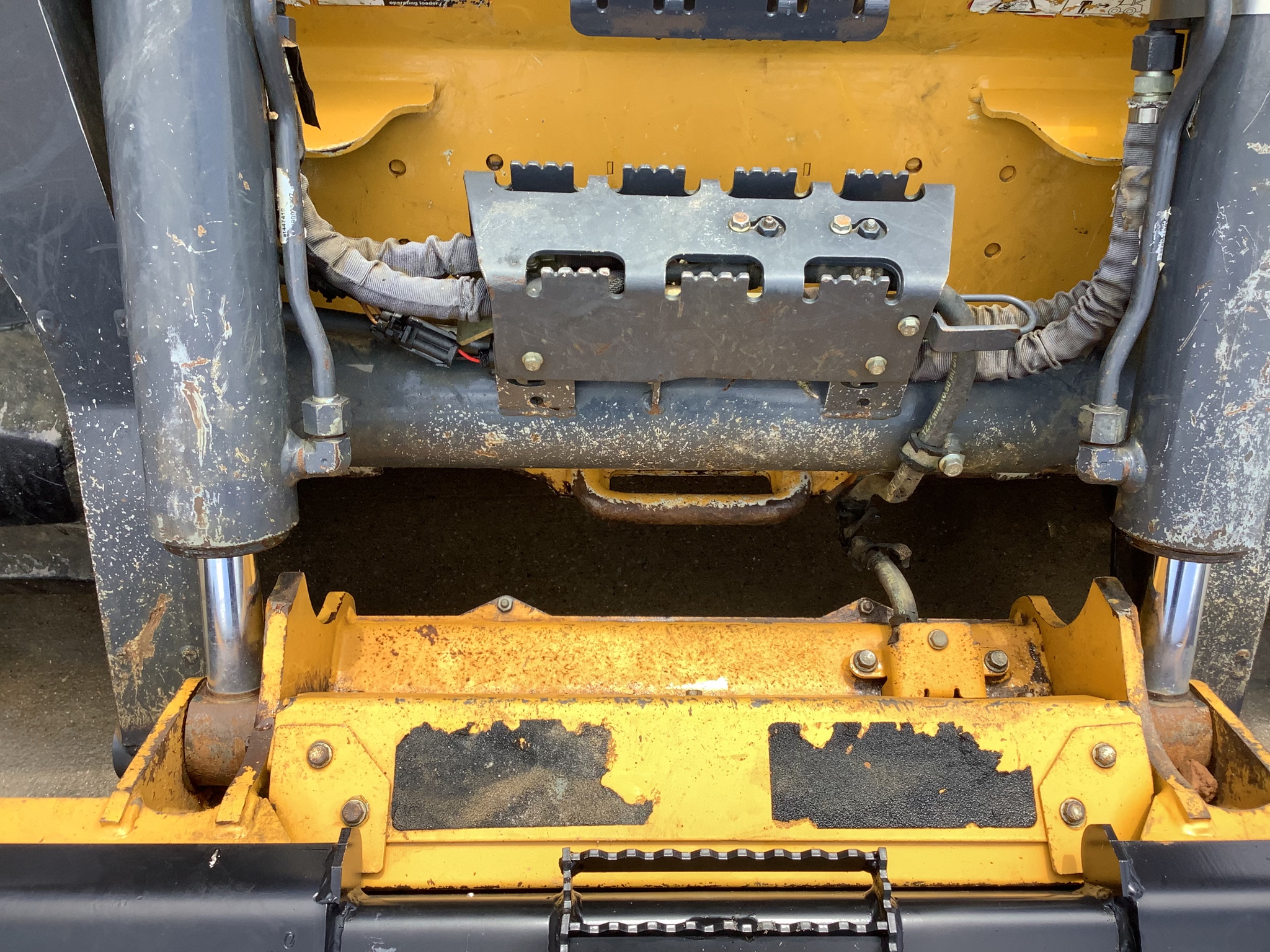 2021 John Deere 333G Image 23