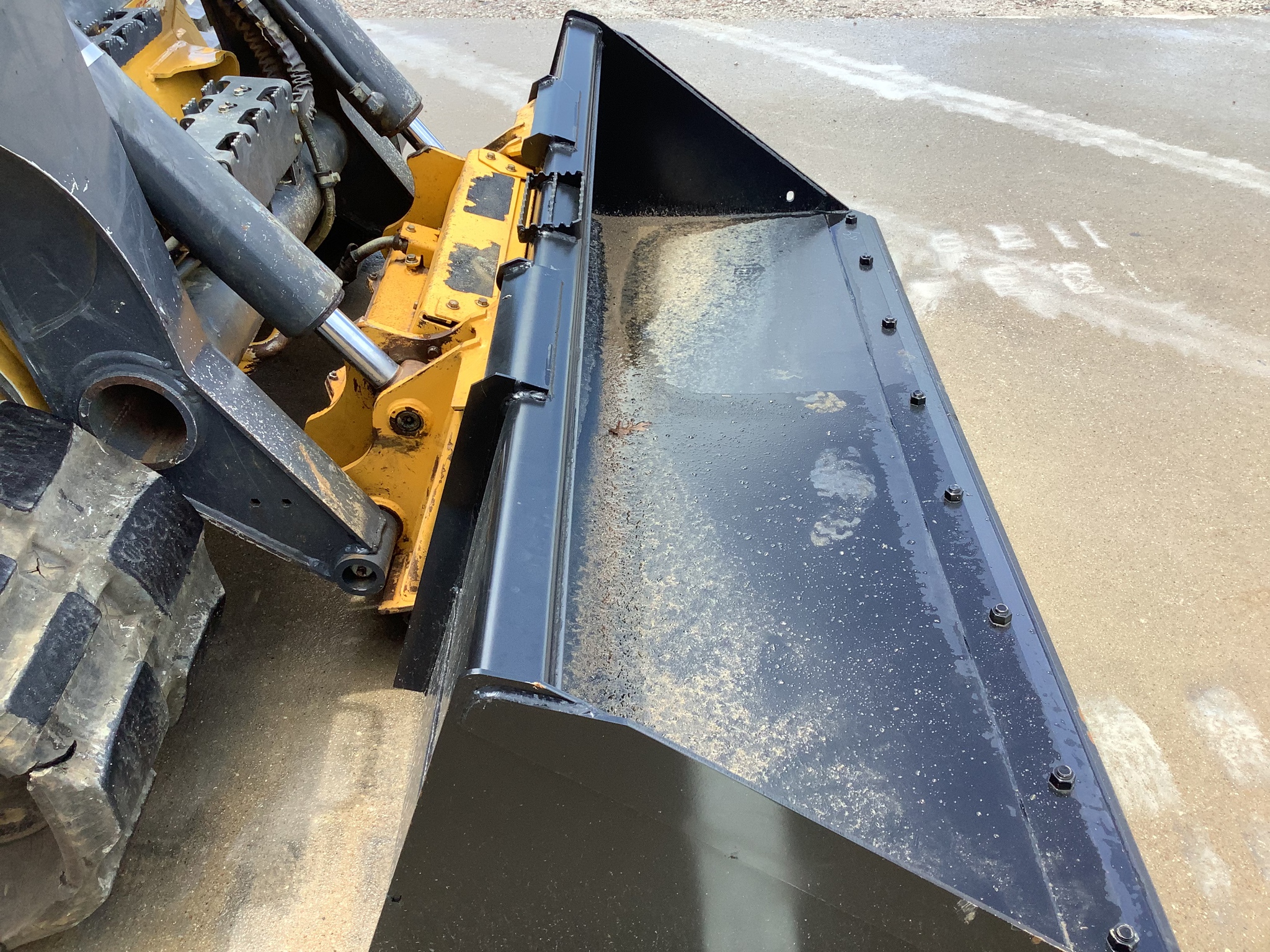 2021 John Deere 333G Image 31