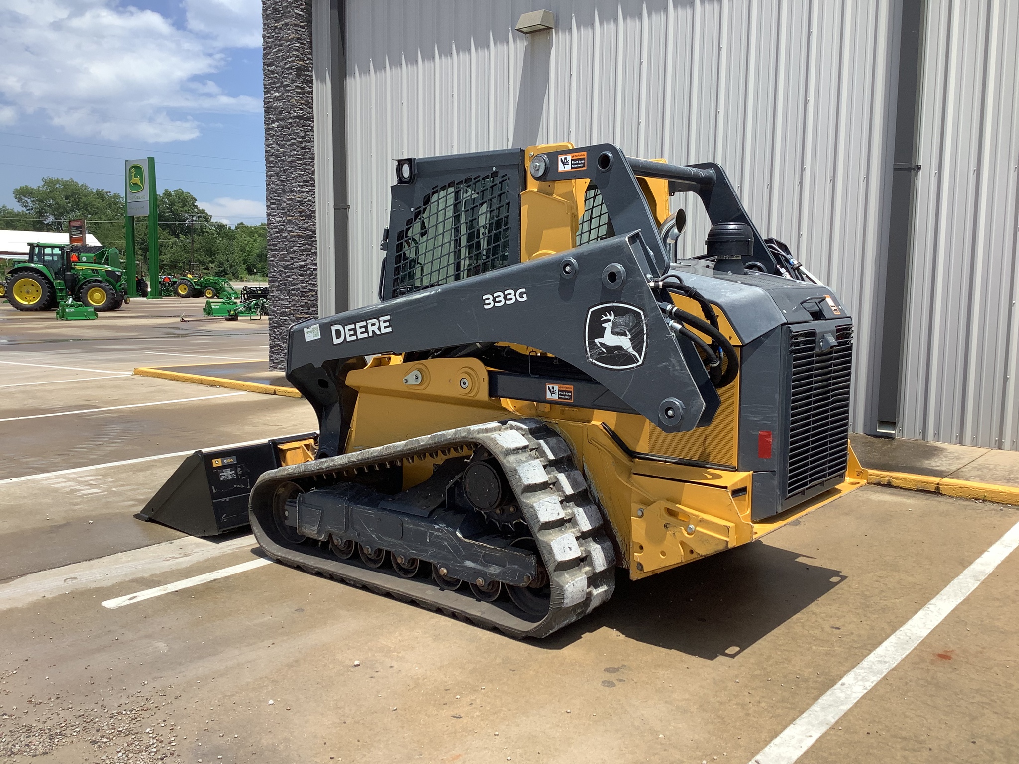 2021 John Deere 333G Image 11