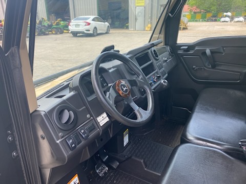 2023 John Deere XUV 835M