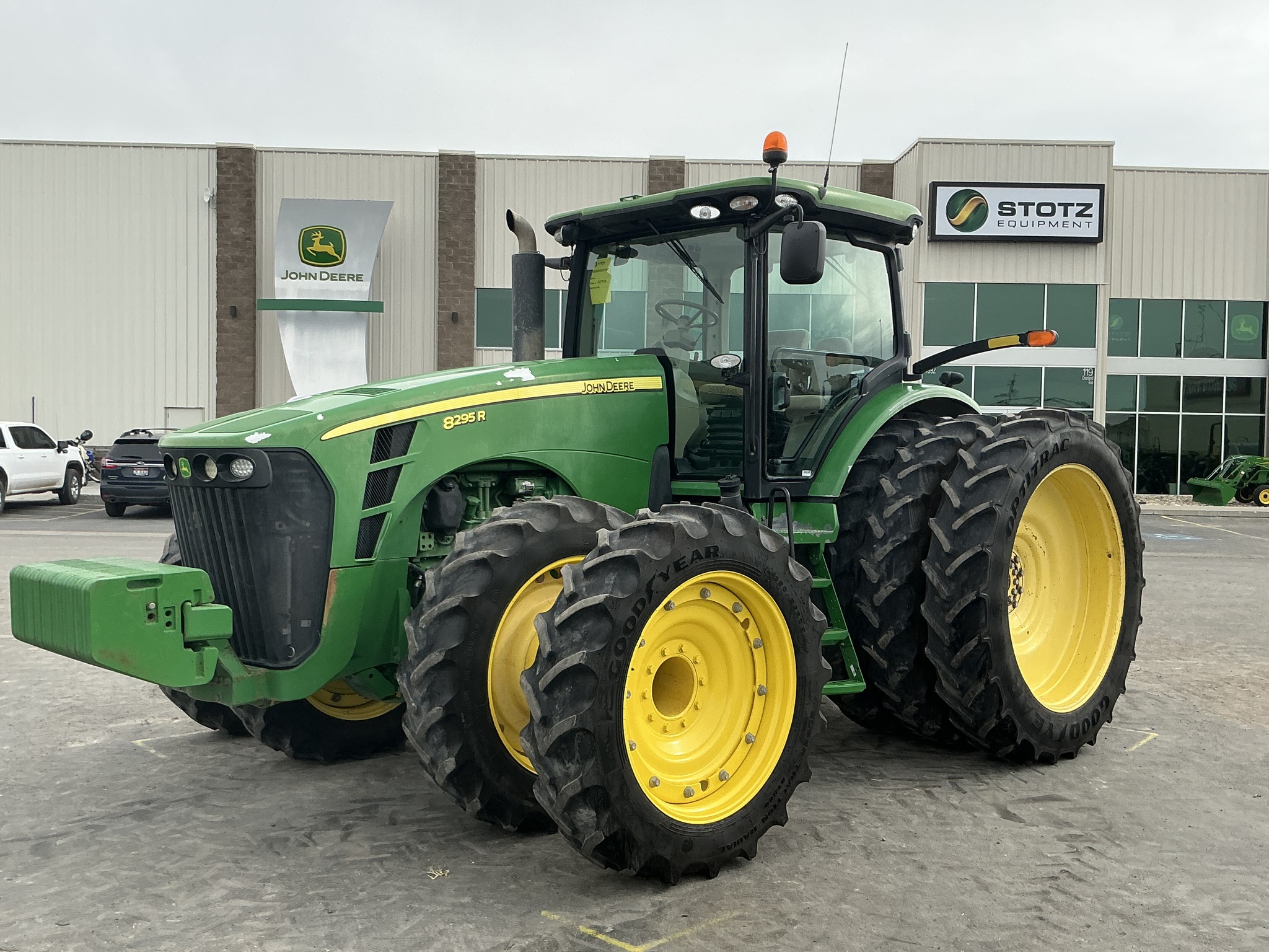 2010 John Deere 8295R Image 1