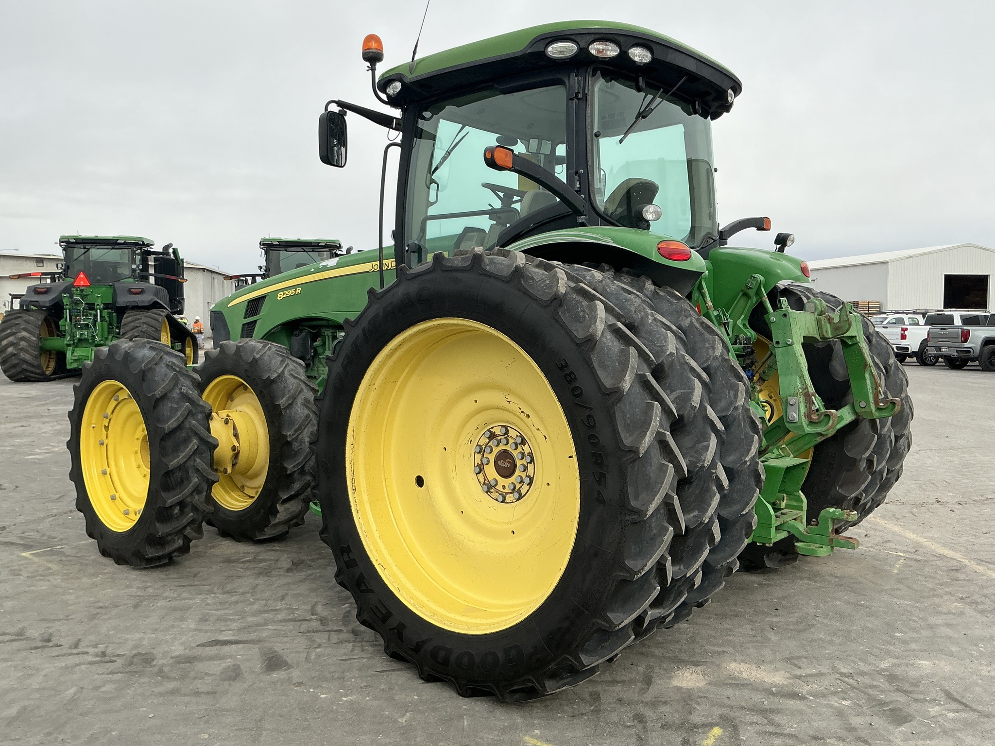 2010 John Deere 8295R Image 3