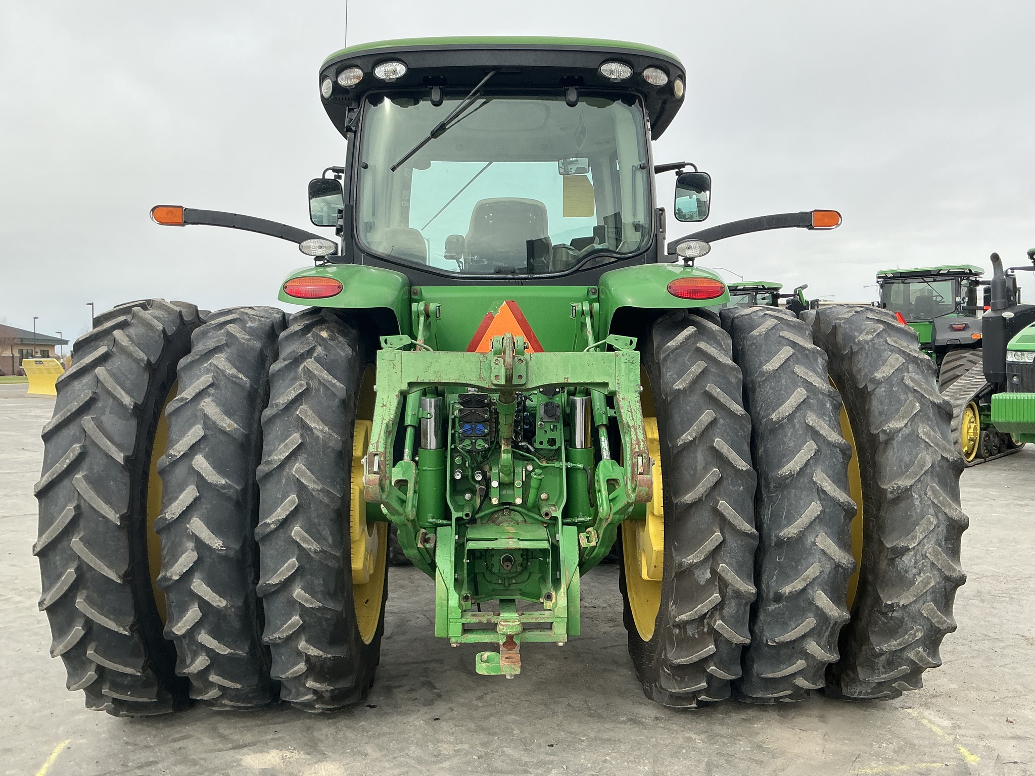 2010 John Deere 8295R Image 4