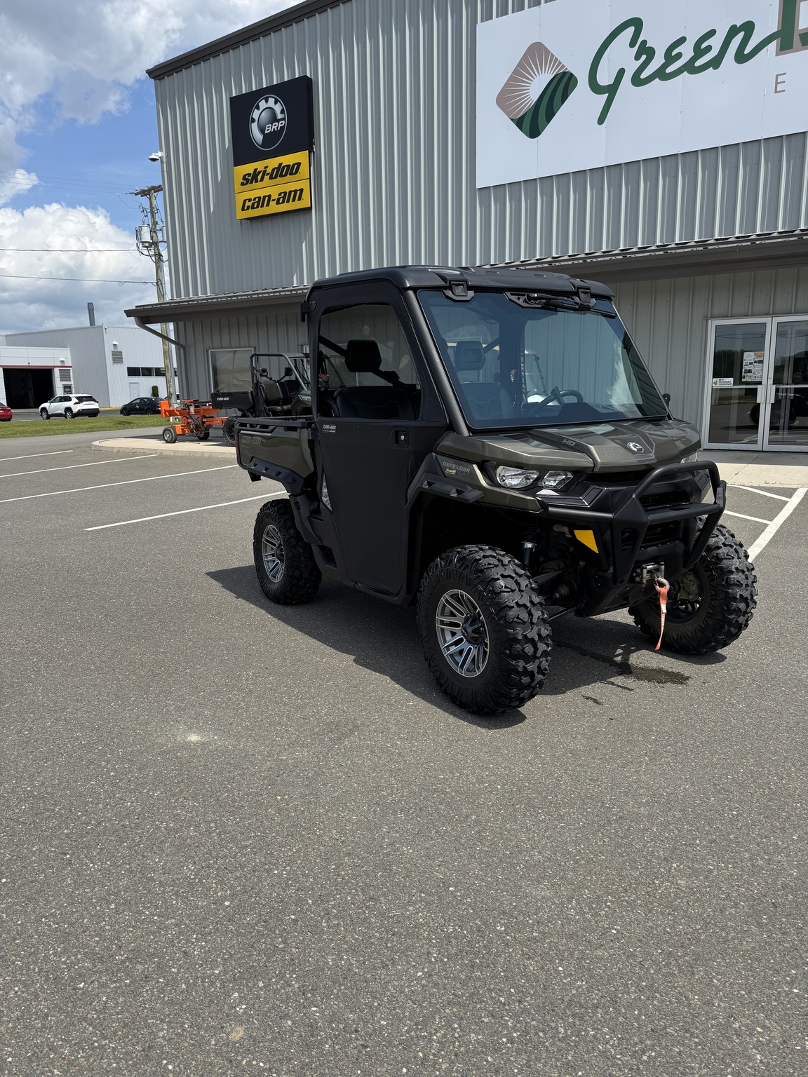 2020 Can-Am Defender HD8 XT Image 1