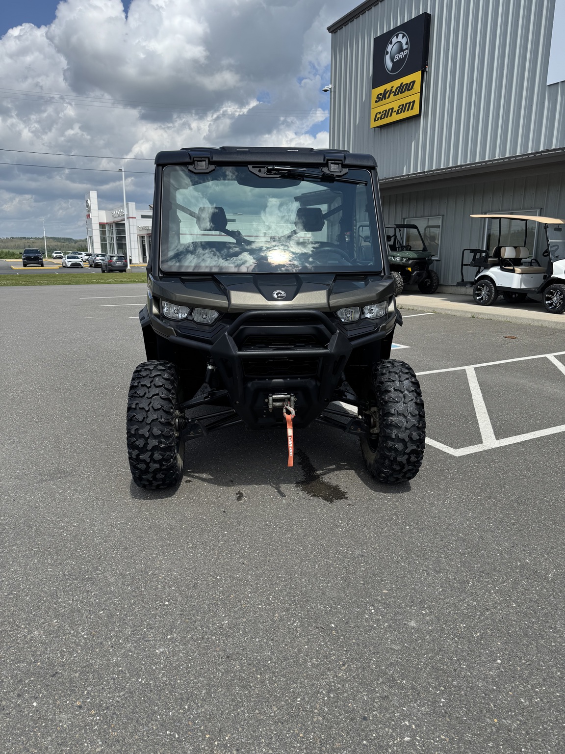 2020 Can-Am Defender HD8 XT Image 2