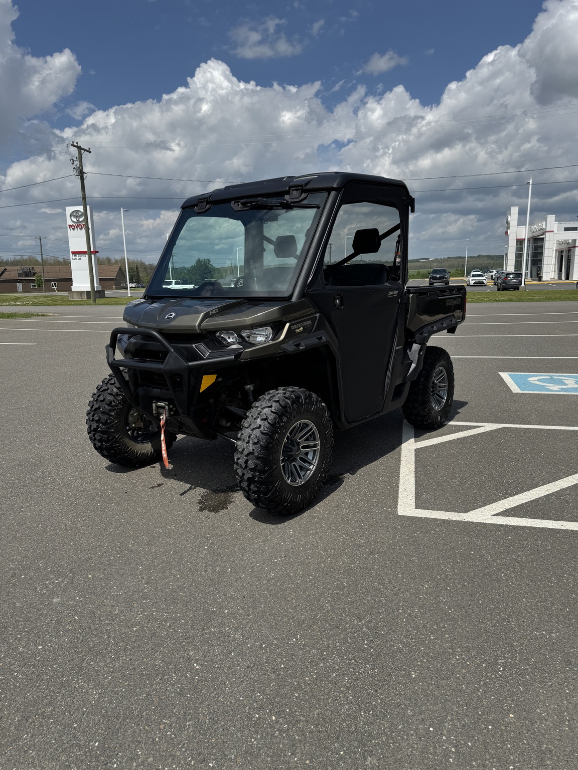 2020 Can-Am Defender HD8 XT Image 3