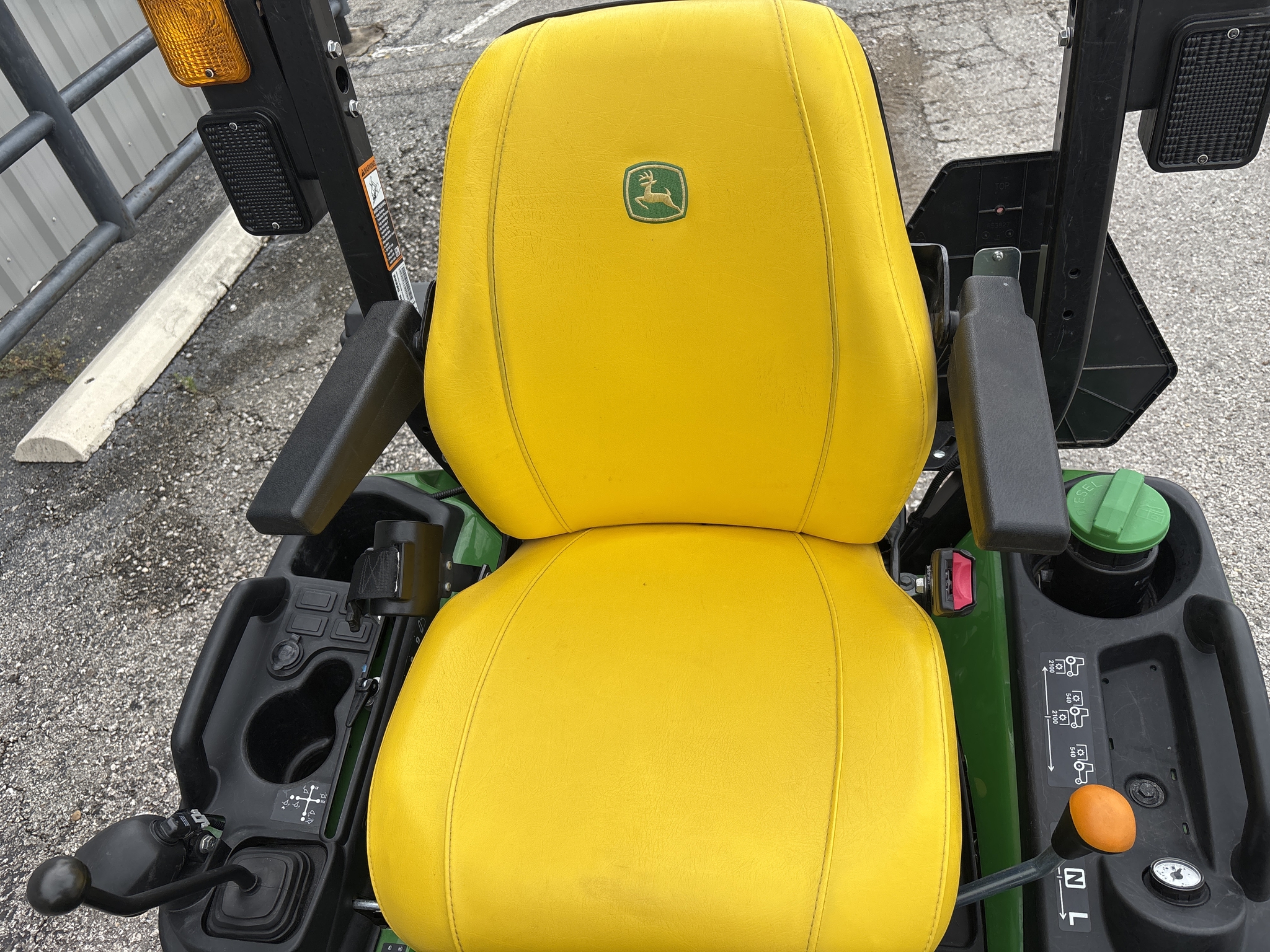 2022 John Deere 1025R Image 13