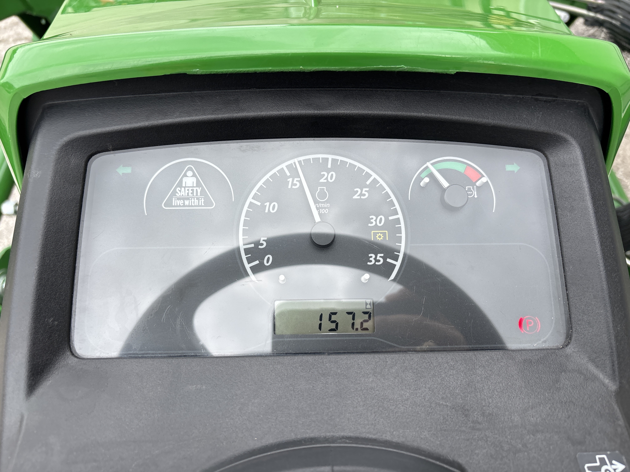 2022 John Deere 1025R Image 12