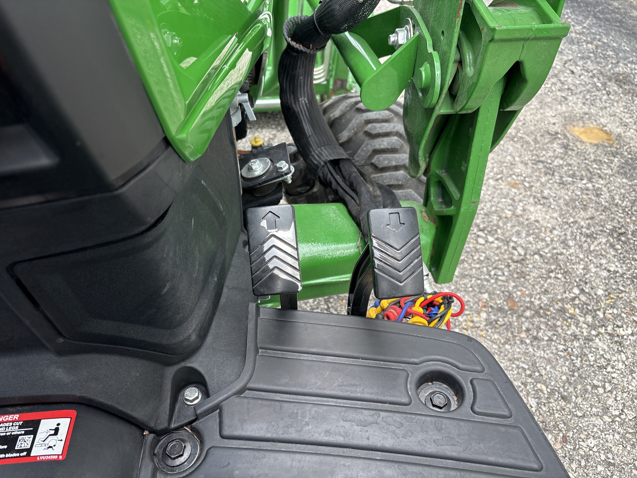2022 John Deere 1025R Image 18