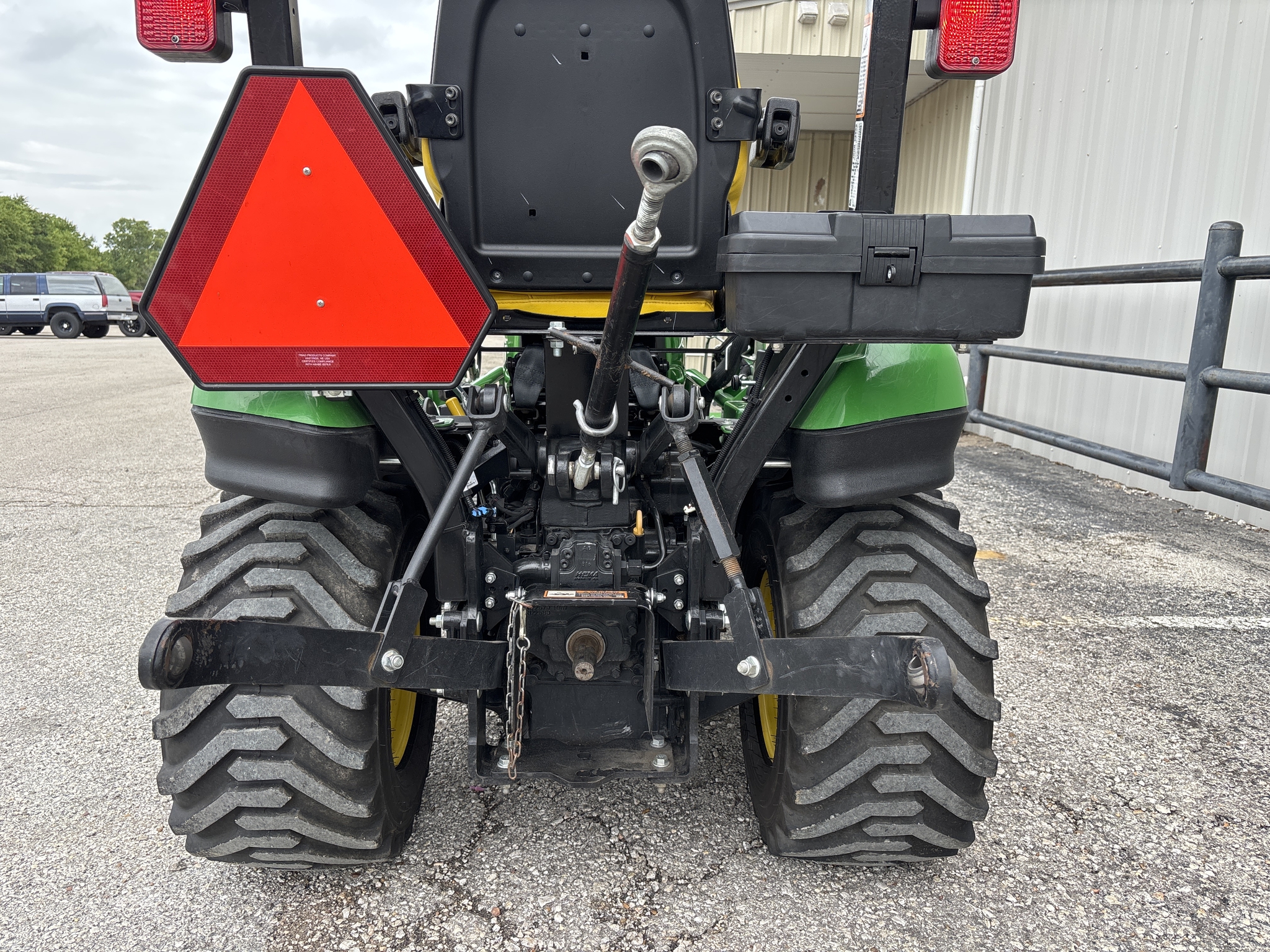 2022 John Deere 1025R Image 21