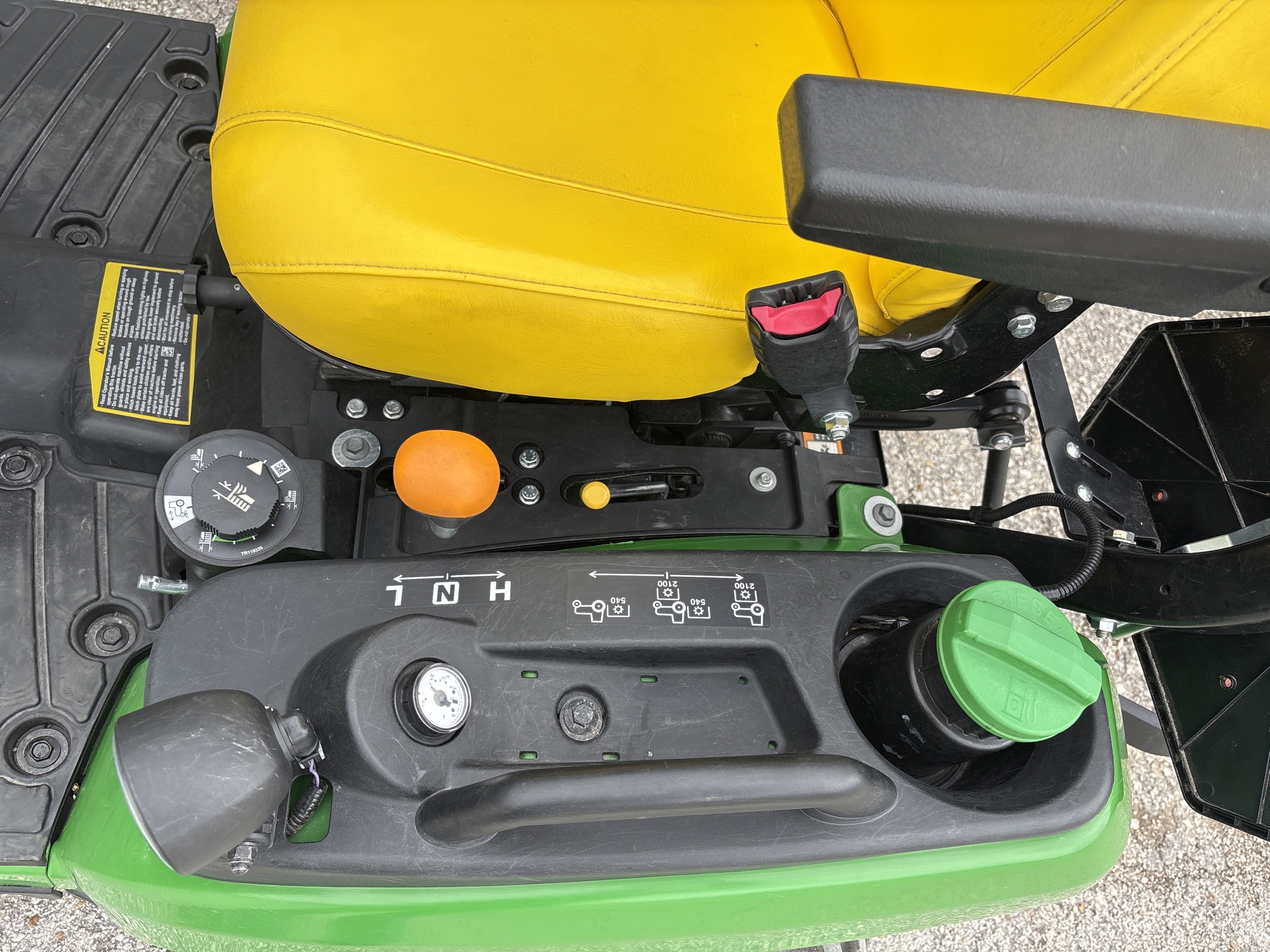 2022 John Deere 1025R Image 15