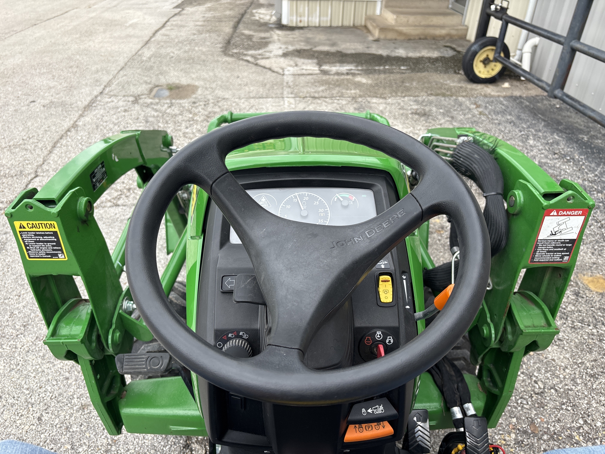 2022 John Deere 1025R Image 19