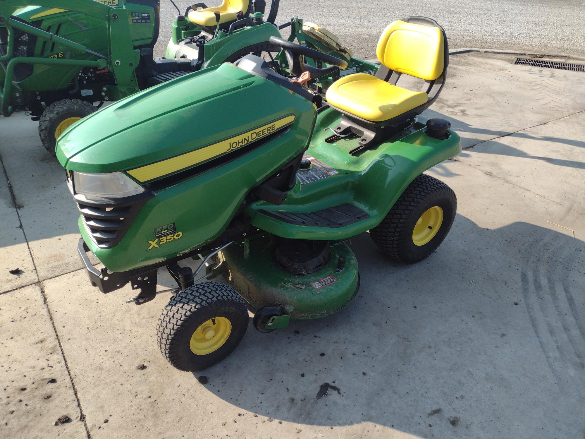 2023 John Deere X350 Image 2