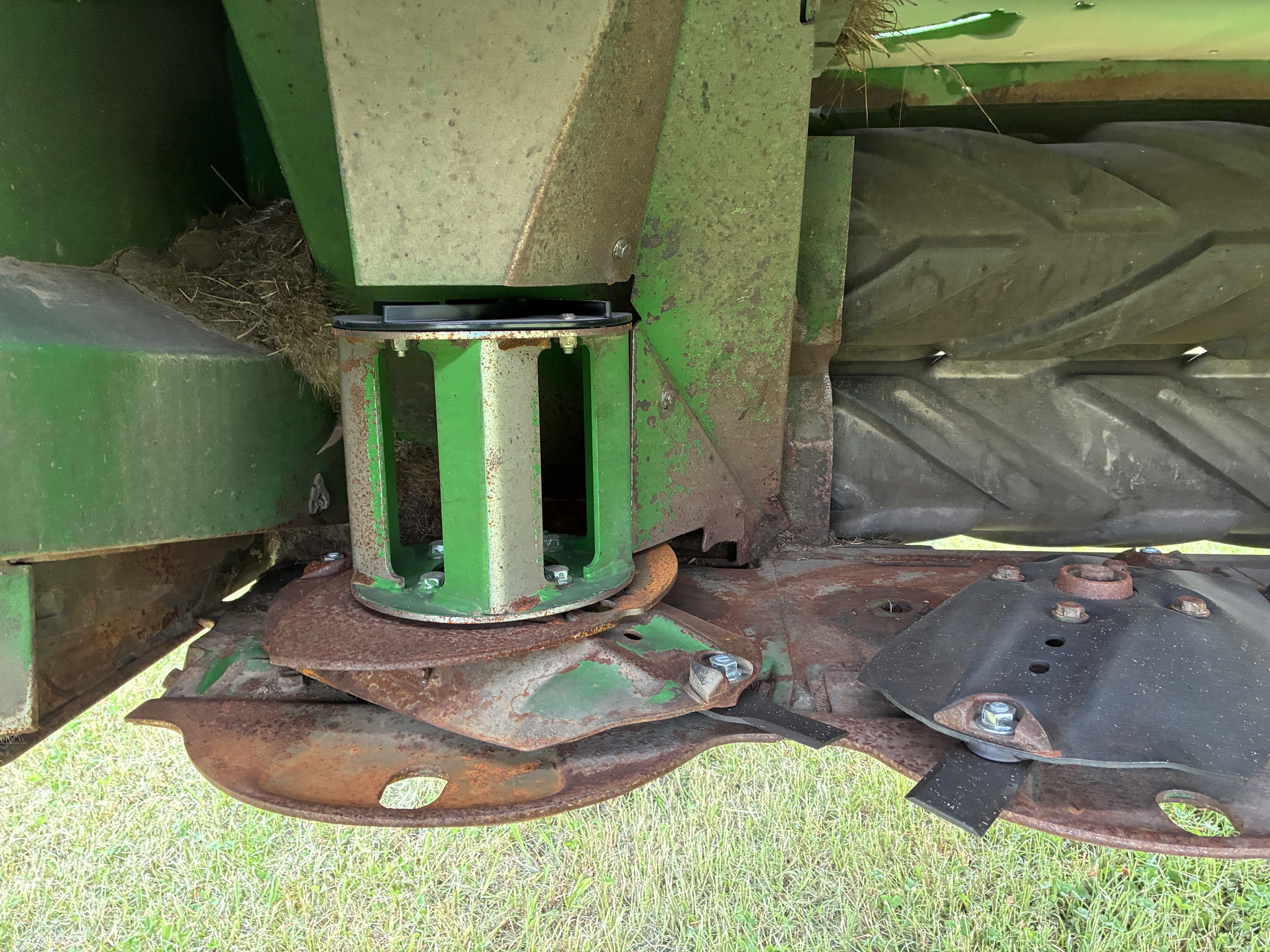 2022 John Deere S300 Image 9
