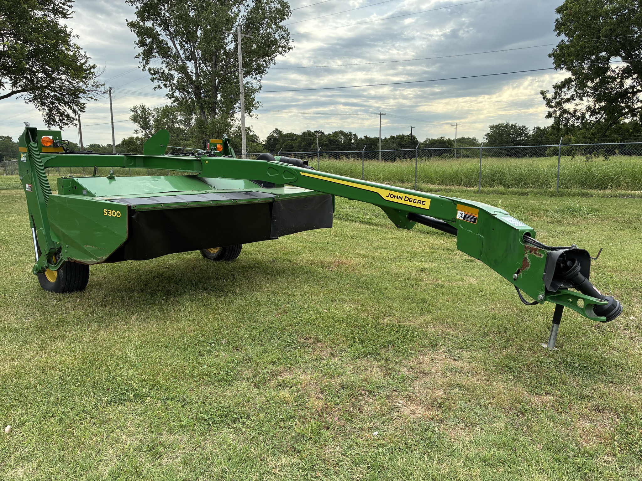 2022 John Deere S300 Image 7