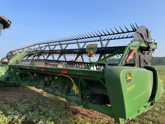 Photo of 2019 John Deere 745FD