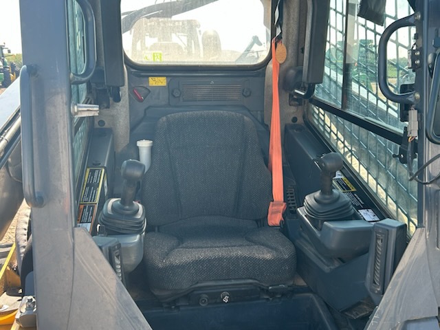 2019 John Deere 333G Image 9