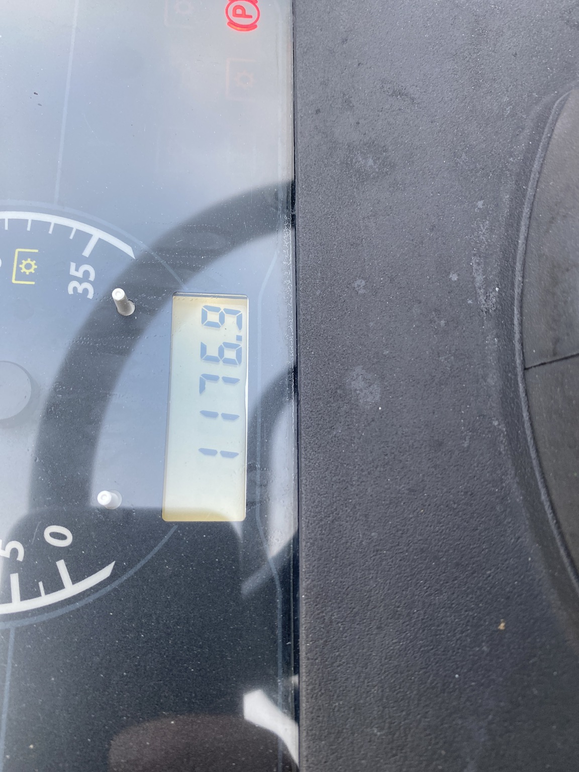 2021 John Deere 2025R Image 7