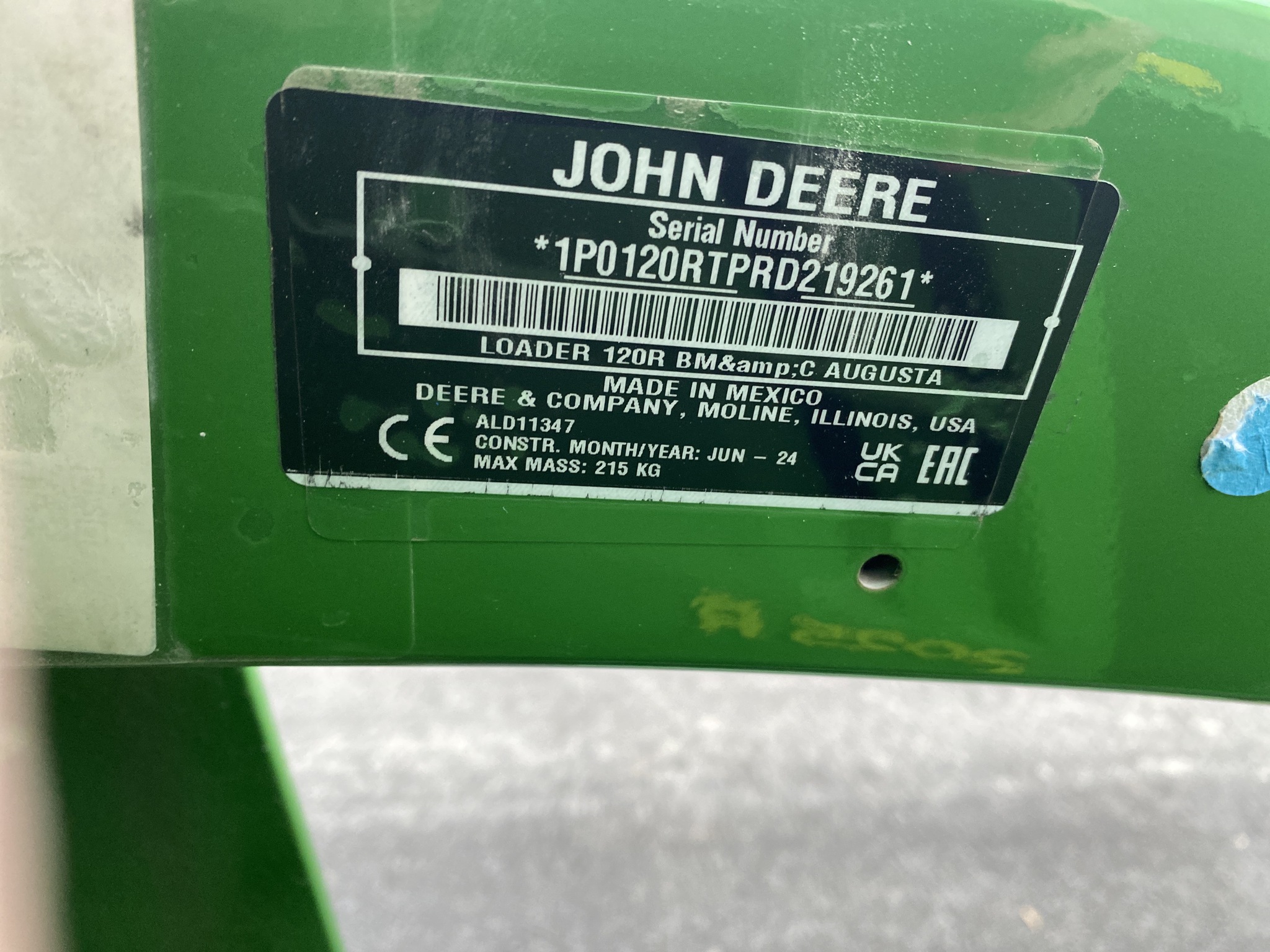 2021 John Deere 2025R Image 10
