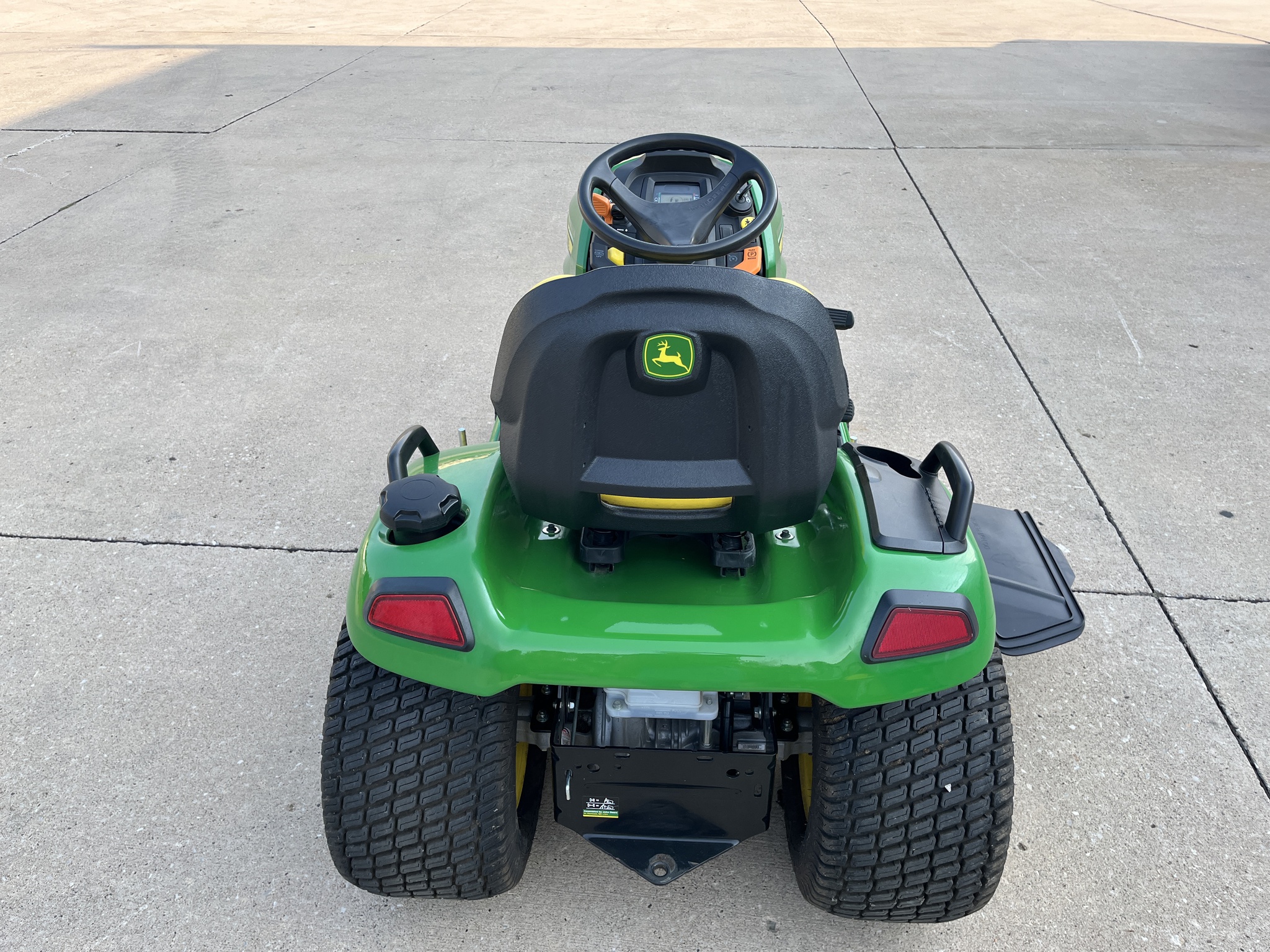 2021 John Deere X570 Image 5