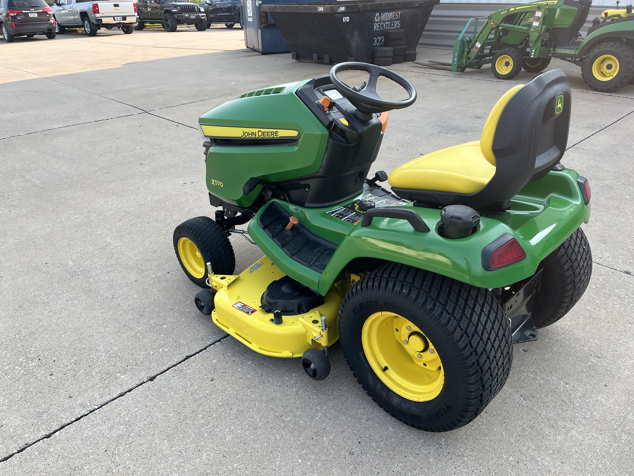 2021 John Deere X570 Image 6