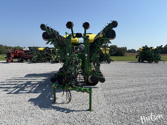 Photo of 2011 John Deere 1790