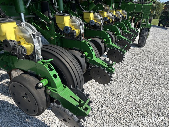 Photo of 2011 John Deere 1790