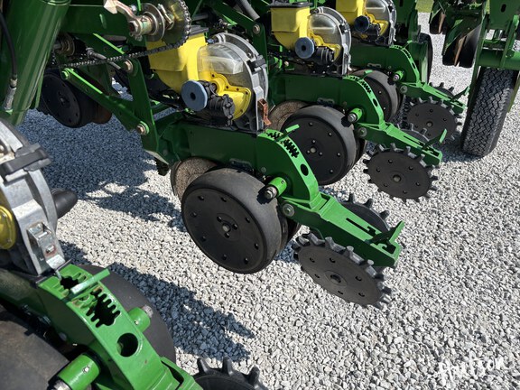 Photo of 2011 John Deere 1790