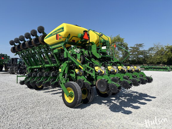 Photo of 2011 John Deere 1790
