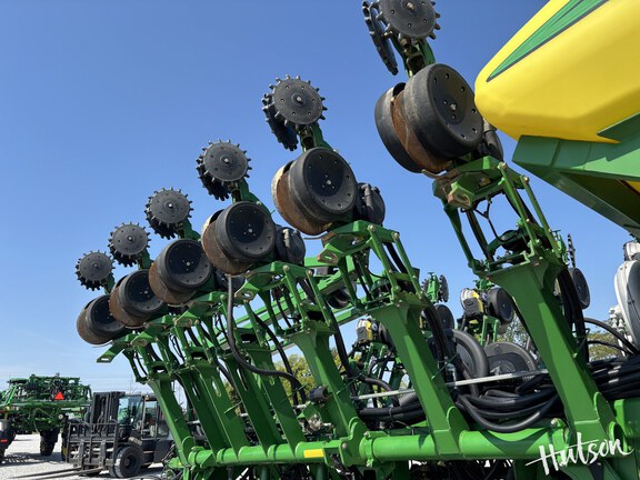 Photo of 2011 John Deere 1790