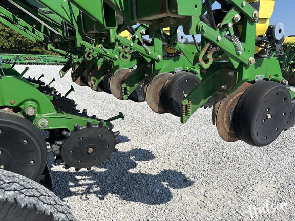 Photo of 2011 John Deere 1790