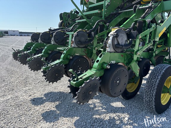 Photo of 2011 John Deere 1790