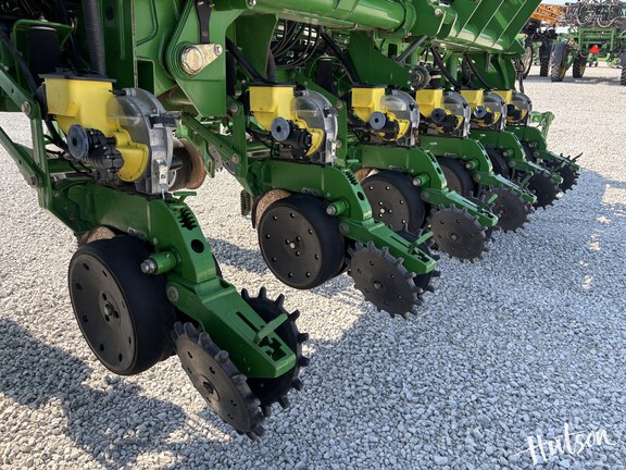 Photo of 2011 John Deere 1790