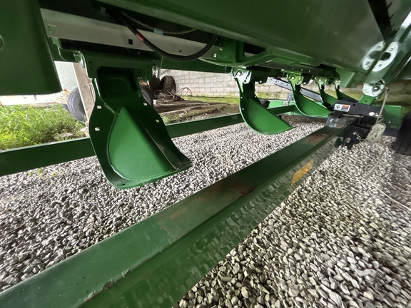 Used 2025 John Deere CR 8 Corn and Row Crop headers at Koenig Equipment in Urbana, OH - Photo3