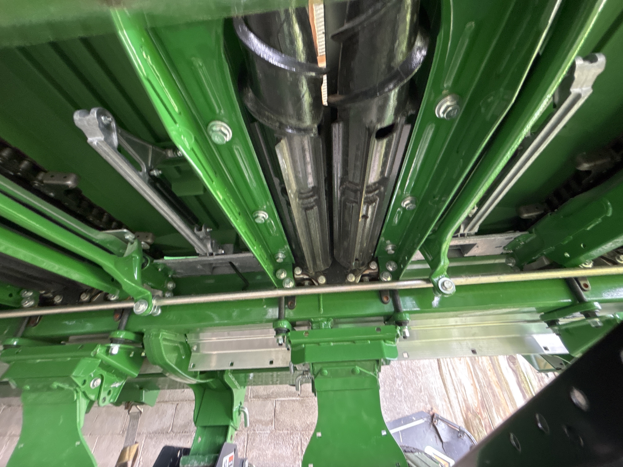 Used 2025 John Deere CR 8 Corn and Row Crop headers at Koenig Equipment in Urbana, OH - PhotoXL4