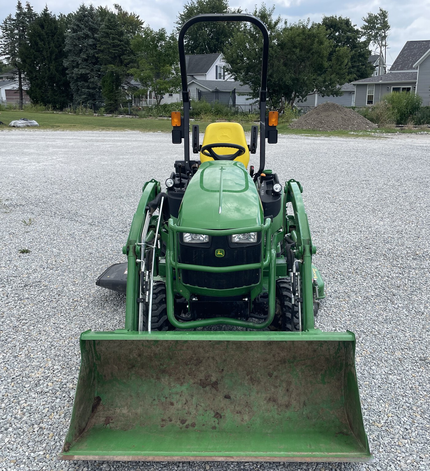 2020 John Deere 1025R Image 2