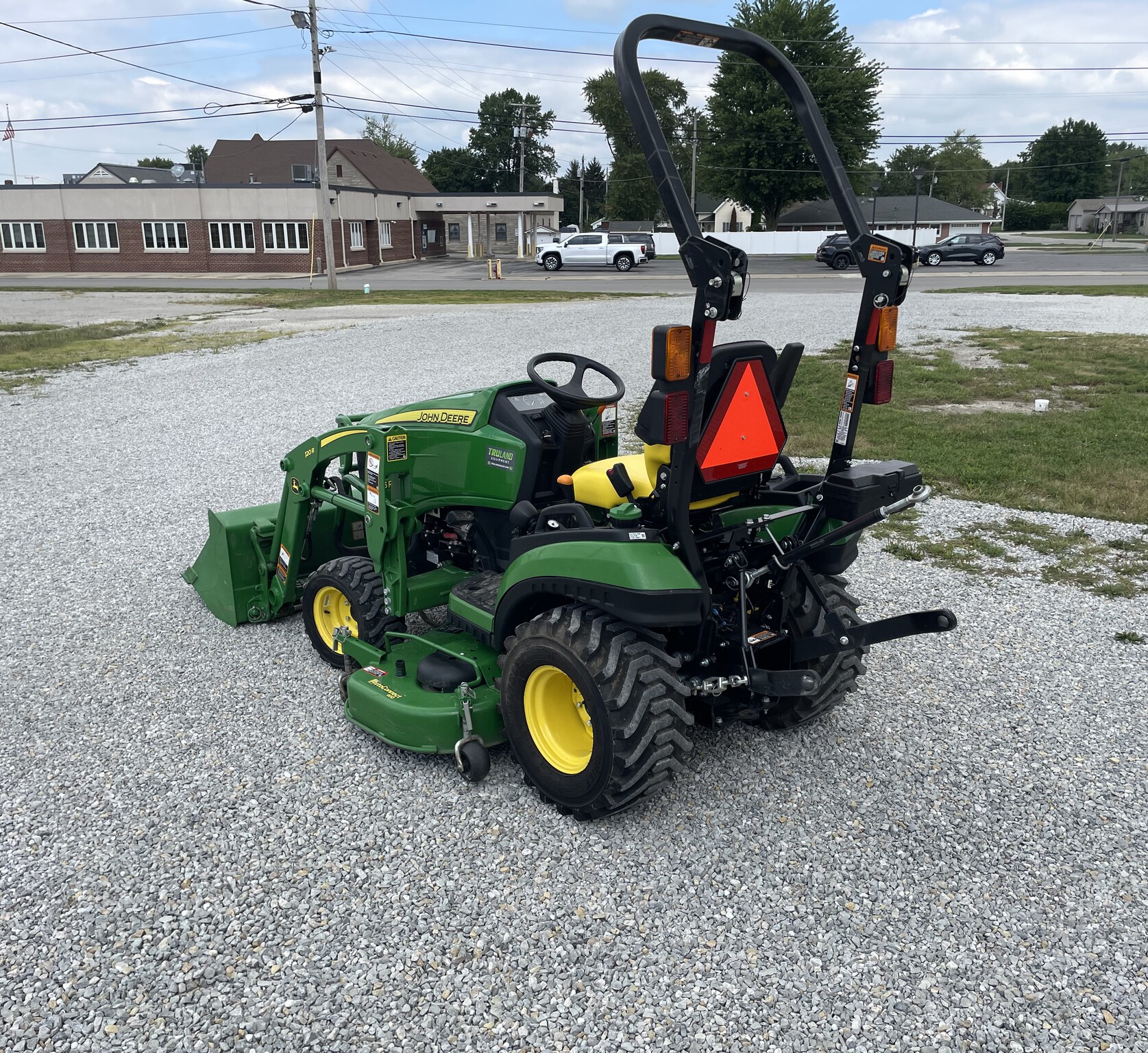 2020 John Deere 1025R Image 6