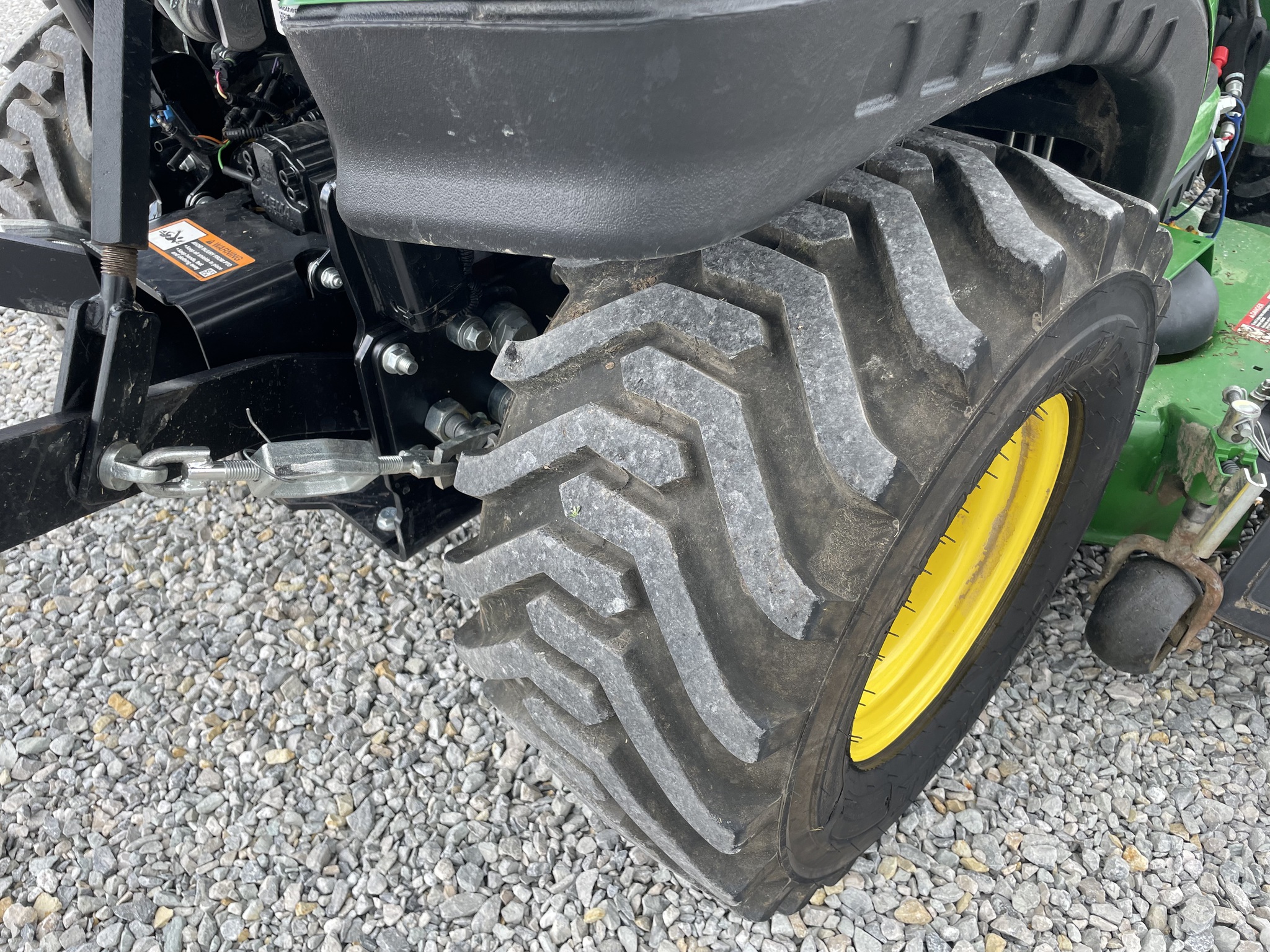 2020 John Deere 1025R Image 13